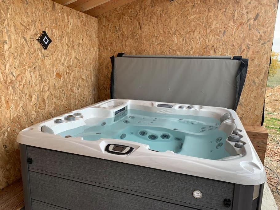 Gite A La Ferme Avec Jacuzzi Et Piscine Chauffee Saint-Felix-de-Tournegat Екстериор снимка